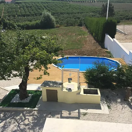 Casa Ameixa بيت للعطل
